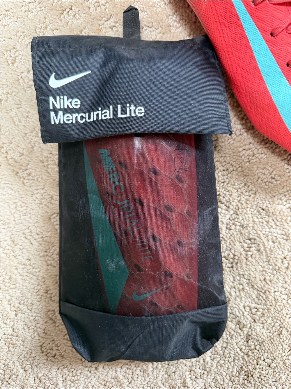 Nike Mercurial Superfly 10 Soccer Cleats size 8 and matching shin guards - Picture 2 of 7